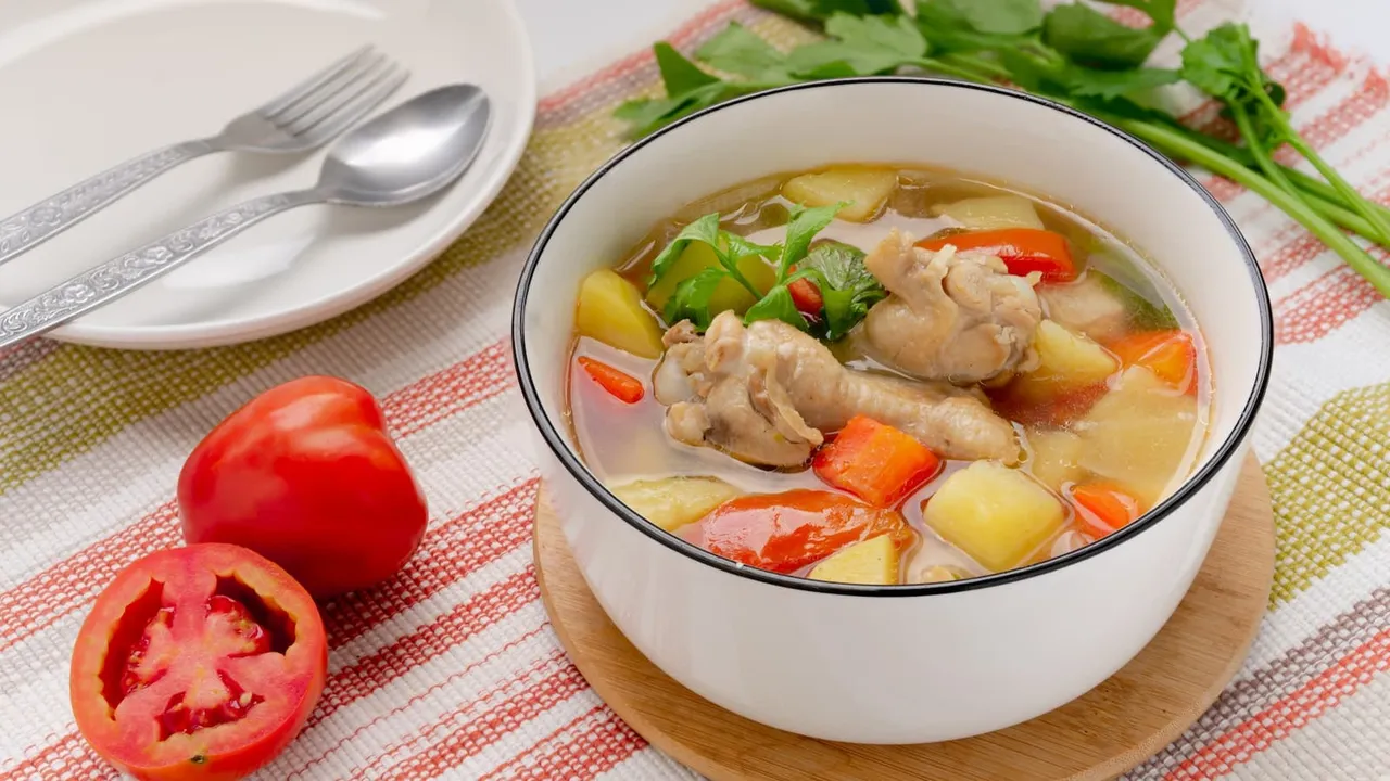 Sup ayam bisa menjadi pilihan menu makanan sehat sehari-hari yang menghangatkan tubuh