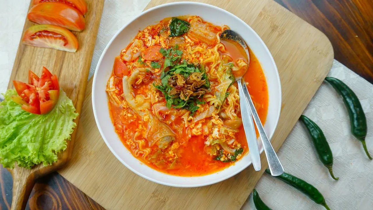 Seblak sebagai salah satu makanan khas Jawa Barat yang populer