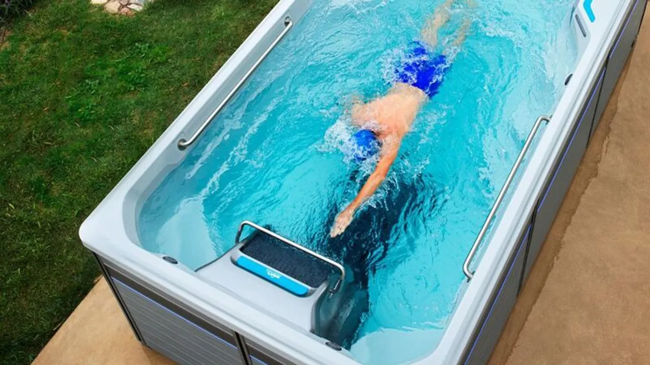 olahraga renang untuk mengecilkan perut