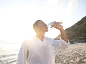 Cegah Batu Ginjal dengan Banyak Minum