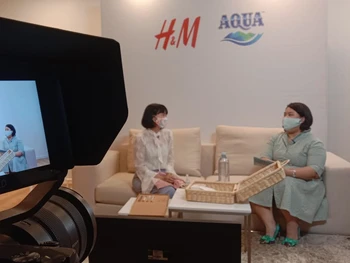 Danone-AQUA and H&M Indonesia Strengthen the bottle2fashion Initiative