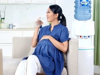 Pentingnya Air Putih Untuk Ibu Menyusui