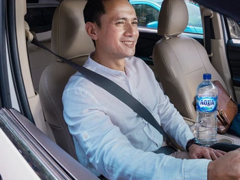 Kemanapun liburanmu, pastikan hidrasi tubuh tercukupi dengan air mineral yang baik