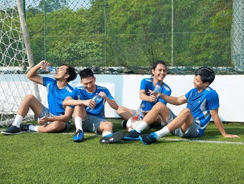 5 Teknik Dasar Menendang Bola yang Patut Anda Kuasai