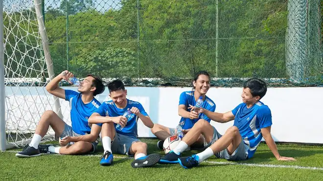 5 Teknik Dasar Menendang Bola yang Patut Anda Kuasai