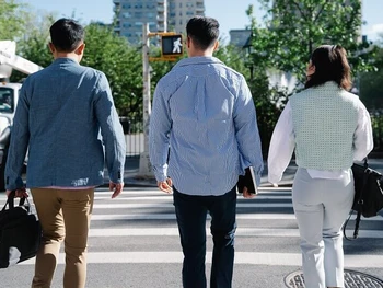 12 Benefits of Brisk Walking for Physical Health, Take Note!