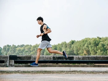 8 Jenis Olahraga untuk Kesehatan Jantung dan Paru-Paru