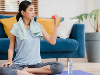 7 Manfaat Squat Jump Bagi Tubuh dan Cara Melakukannya