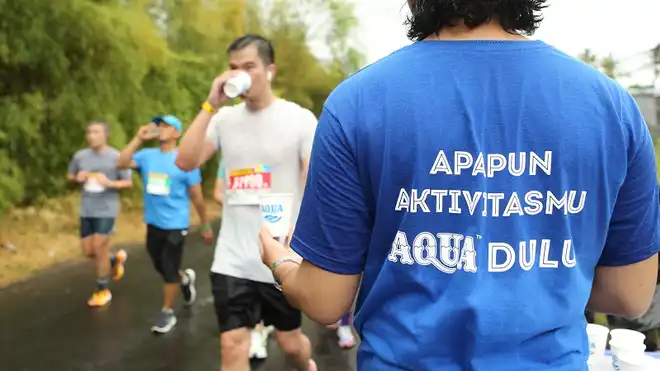 AQUA Ingatkan Pentingnya Kecukupan Konsumsi Air Minum dengan Membawa Semangat ‘AQUA Dulu’ di Ajang Maybank Marathon 2022