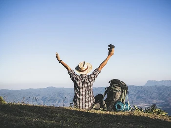 Kenali Perbedaan Hiking dan Trekking hingga Manfaatnya