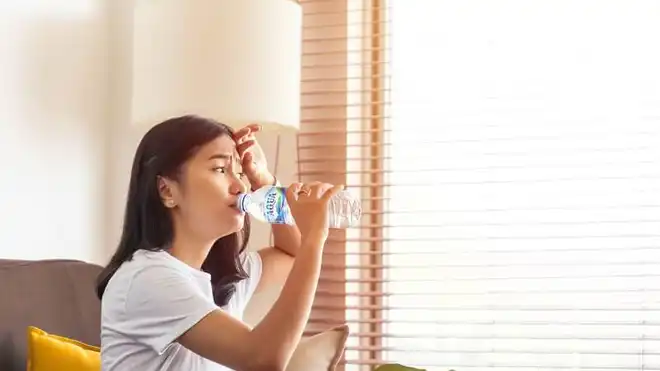 Jet Lag: Penyebab, Gejala, Faktor Risiko & Cara Mengatasi