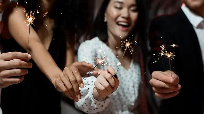 8 Kegiatan Malam Tahun Baru yang Seru Bersama Keluarga