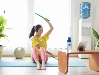 7 Manfaat Pound Fit untuk Kesehatan, Olahraga Stick Drum!