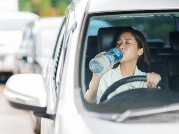 8 Tips Berkendara Aman dan Nyaman yang Wajib Dilakukan