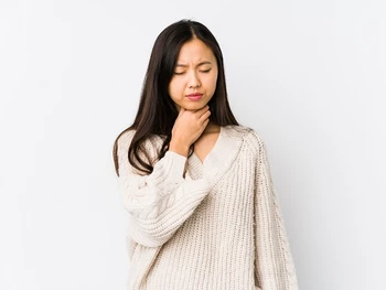 7 Cara Menghilangkan Cegukan saat Puasa, Mudah & Efektif!