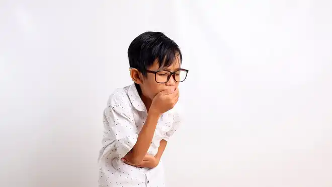 Kenapa Anak Muntah Terus-Menerus? Ini Pertolongan Pertamanya