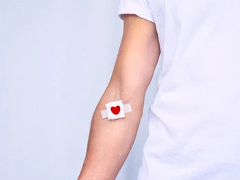 Bolehkah Donor Darah saat Puasa? Perhatikan Dulu Tipsnya!