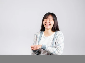 10 Manfaat Tertawa bagi Kesehatan Tubuh dan Mental