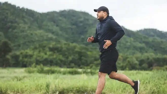 8 Olahraga yang Cocok untuk Penderita Obesitas, Aman & Mudah