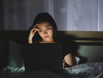 Jam Tidur Terbalik? Ini Bahaya dan Cara Mengatasinya