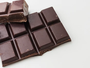 10 Makanan Biang Penyebab Jerawat Terus Muncul