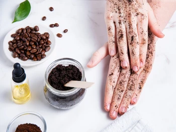 6 Cara Membuat Lulur Alami dengan Mudah, Murah & Berkhasiat