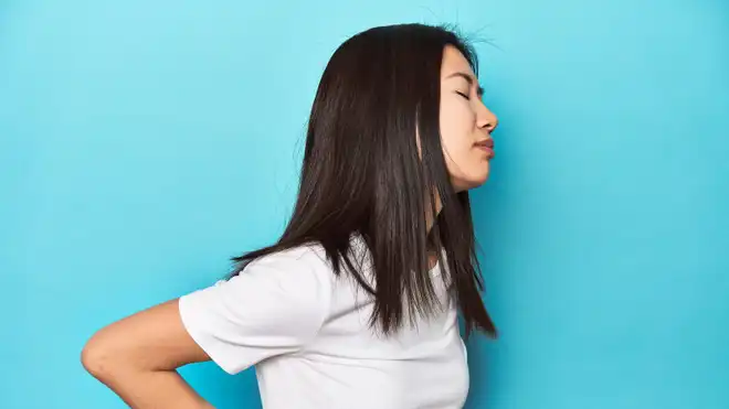 Apakah Kurang Minum Air Putih Bisa Menyebabkan Sakit Pinggang?