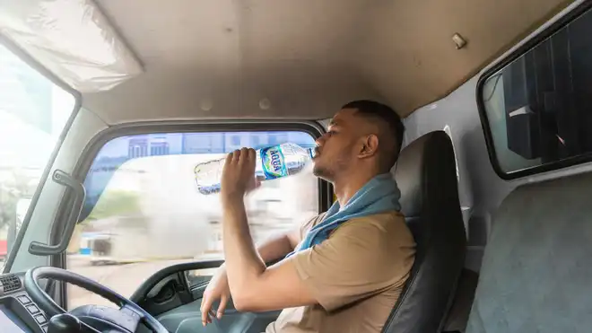 6 Manfaat Minum Air Putih untuk Asam Urat, Aman dan Efektif!