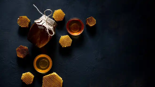 12 Manfaat Madu Hitam untuk Kesehatan, Wajib Tahu!