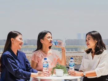 7 Cara Mengatasi Susah Minum Air Putih, Jaga Hidrasi Tubuh!