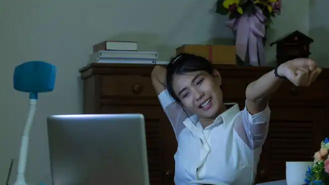 10 Tips Jaga Kesehatan untuk Pekerja Shift Malam