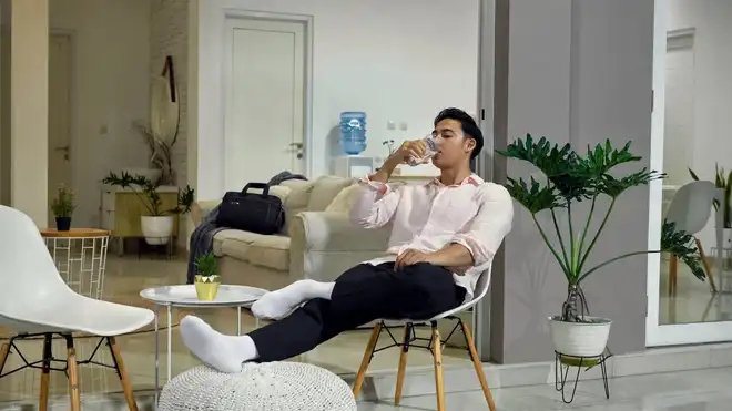 8 Waktu Terbaik Minum Air Putih Agar Tubuh Tetap Terhidrasi