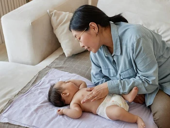 5 Cara Mengatasi Perut Kembung pada Bayi, Ibu Perlu Tahu!