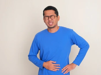 Tips Ampuh Mengatasi Perut Panas Setelah Makan Pedas