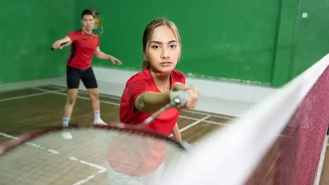 Apa itu Dropshot dalam Bulu Tangkis dan Bedanya dengan Smash