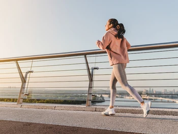 Jogging Pagi Sebaiknya Dilakukan Jam Berapa? Ini Jawabannya!