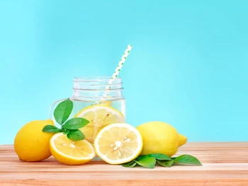 8 Manfaat Infused Water Lemon untuk Kesehatan, Catat!