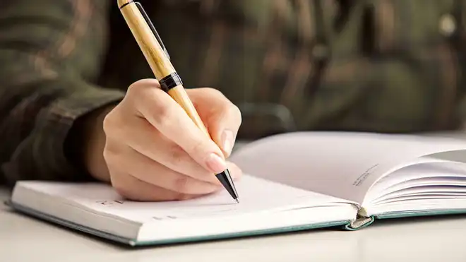 9 Manfaat Journaling Bantu Atasi Stres dan Cemas