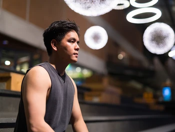 6 Manfaat Lari Malam Beserta Risiko dan Tips Melakukannya