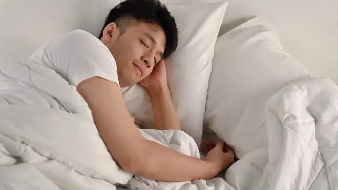 4 Manfaat Air Putih Hangat, Bikin Tidur Lebih Nyenyak!