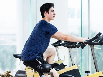 10 Manfaat Olahraga Sepeda Statis, Praktis dan Aman!