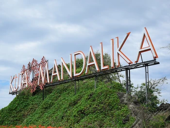 Pantai Kuta Mandalika: Aktivitas Menarik dan Tips Berkunjung