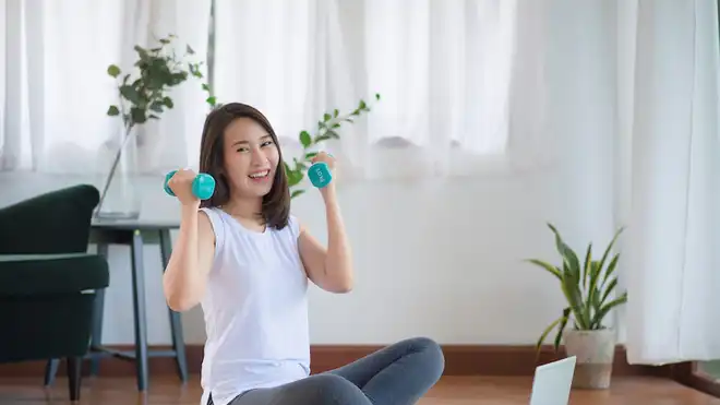 Pole Dance: Kenali Manfaat dan Macam Gerakannya untuk Pemula