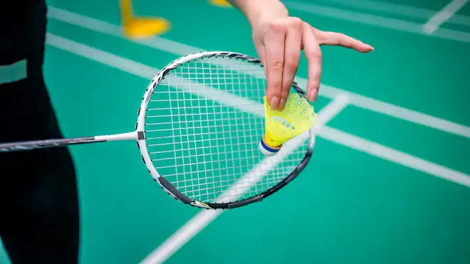 Servis Panjang Bulu Tangkis: Tujuan dan Cara Melakukannya