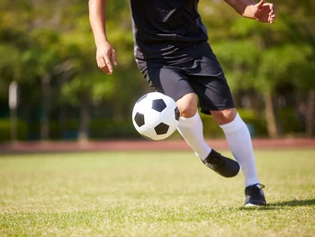 8 Teknik Dasar Sepak Bola yang Harus Dikuasai oleh Pemula