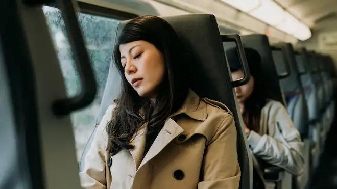 8 Tips Agar Tidak Mabuk Perjalanan, Wajib Dicatat!